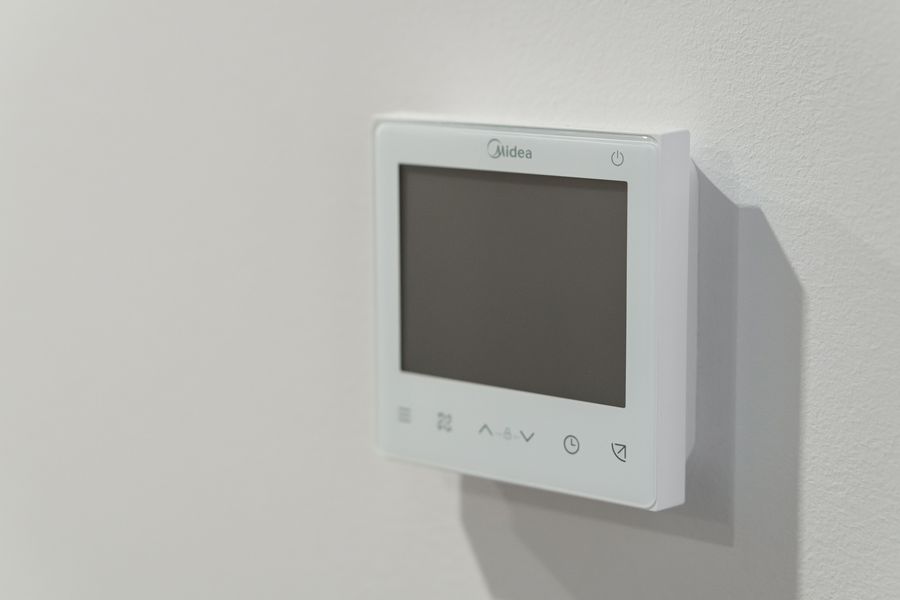Panou pentru controlul temperaturii în camera Business Premium Double