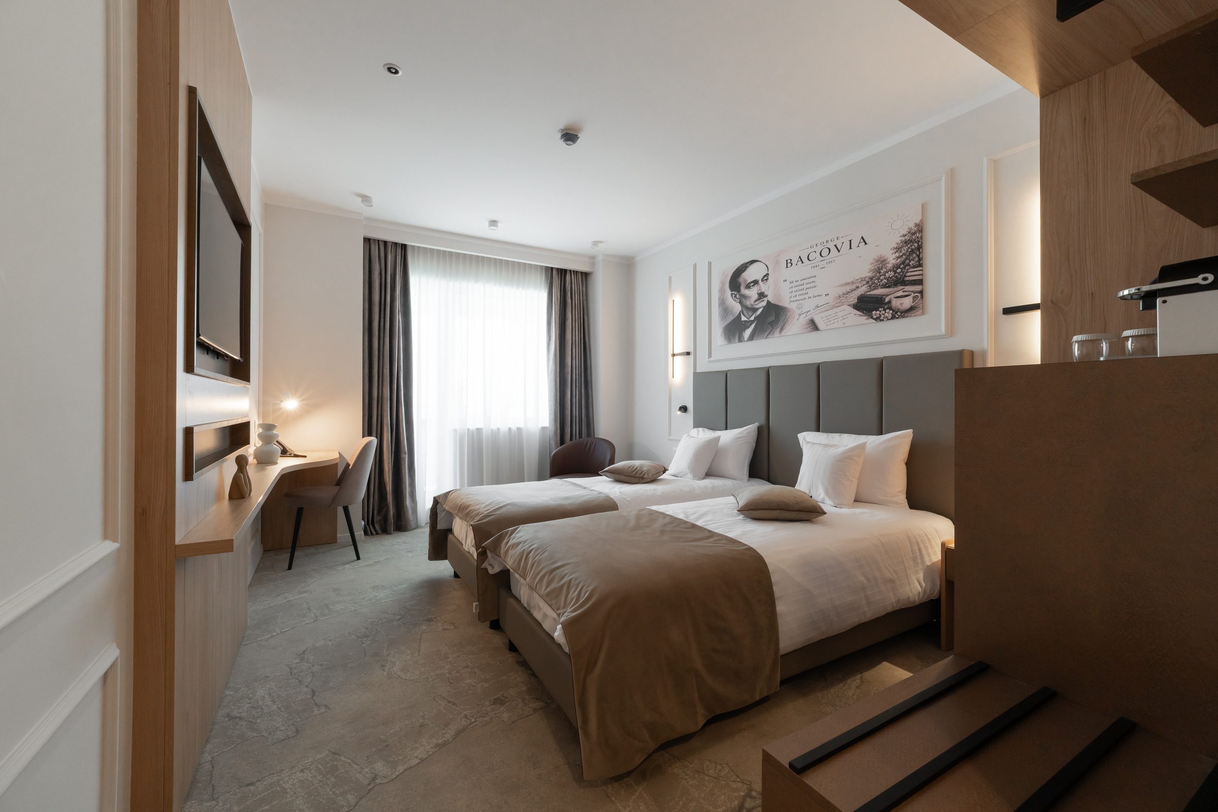 Vedere generală dintr-un unghi secundar a camerei Business Premium Twin
