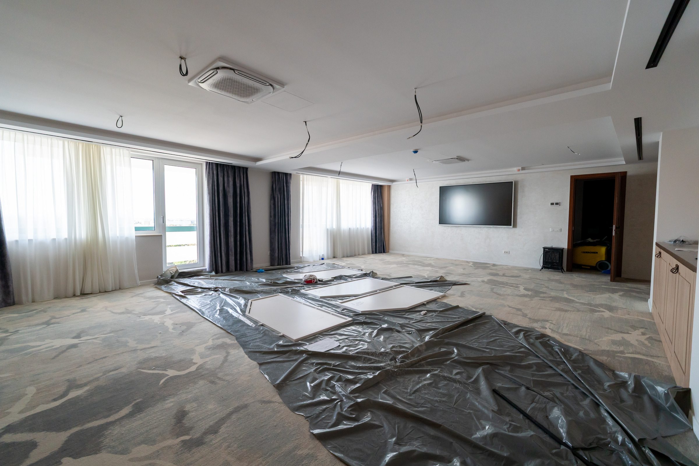 Sala de conferințe a Hotelului Decebal din Bacău, vedere generală